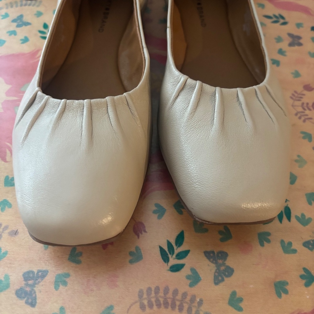 Lucky Ballet Flats - Size 8 - Picture 2 of 8